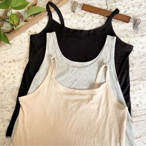Set of 3 Tank Tops in Black, Gray and Beige. Size XXXL